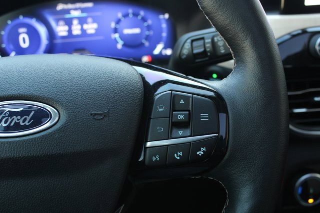 Used 2022 Ford Escape Titanium w/ Titanium Elite Package image 9