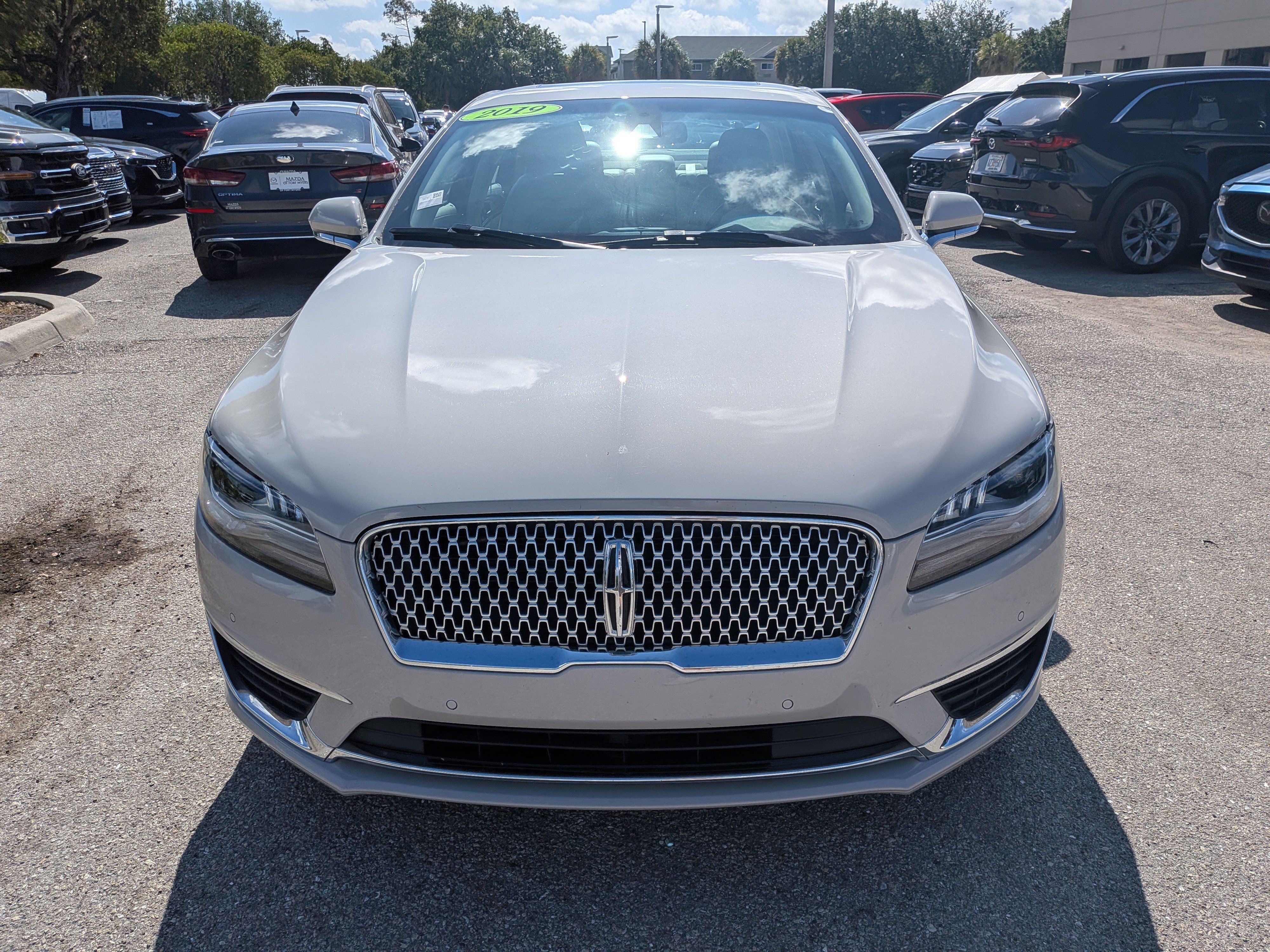 Used 2019 Lincoln MKZ Reserve FWD image 9