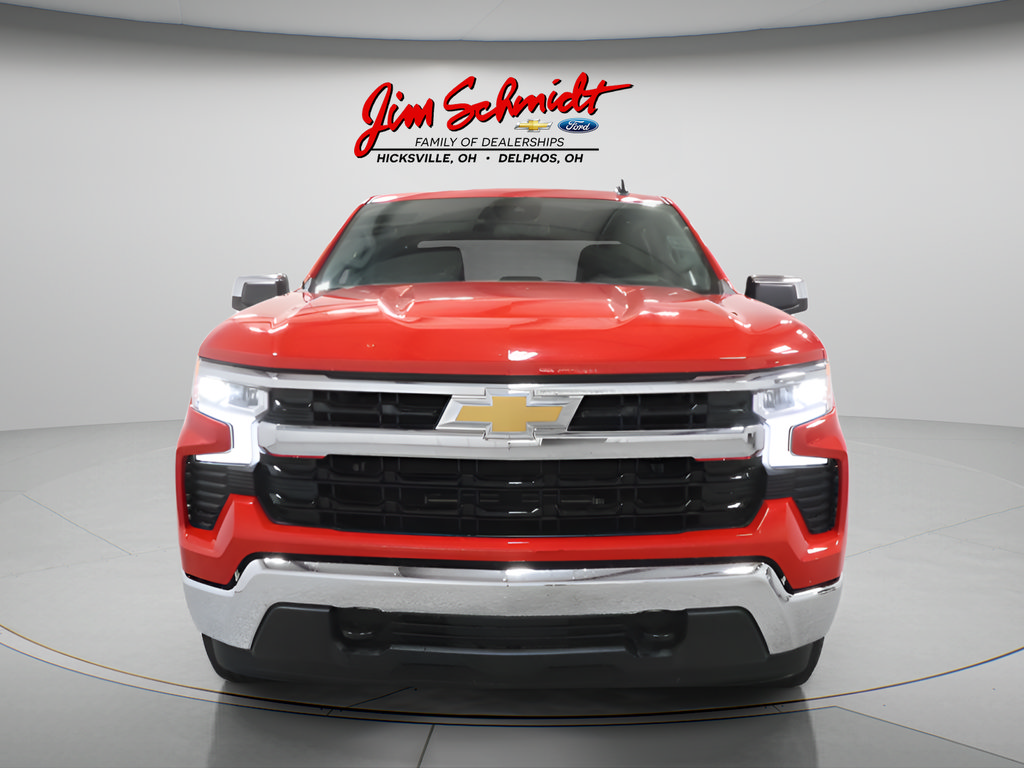 Used 2024 Chevrolet Silverado 1500 LT AWD/4WD image 3