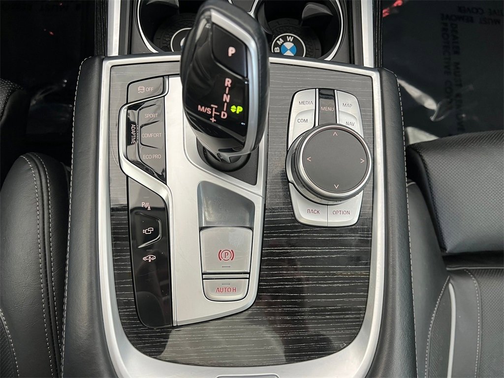 Used 2022 BMW 740i image 37