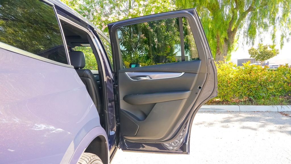 Used 2025 Cadillac XT6 Luxury FWD image 13