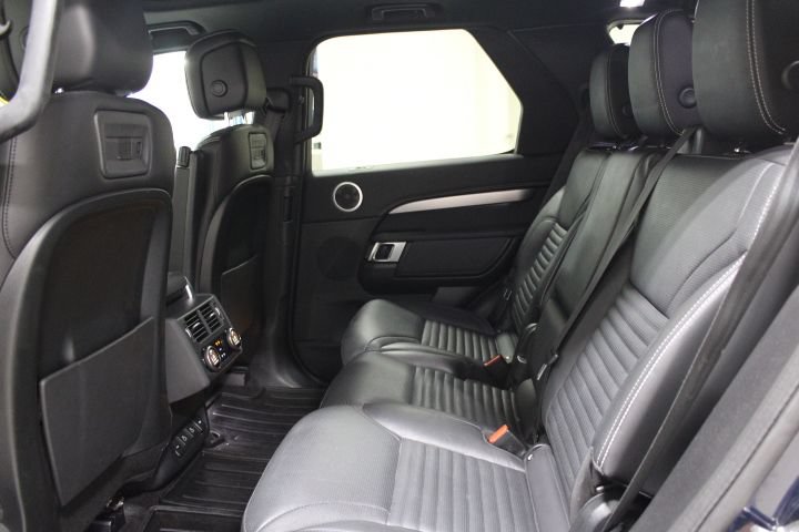 Used 2021 Land Rover Discovery S R-Dynamic AWD/4WD image 24