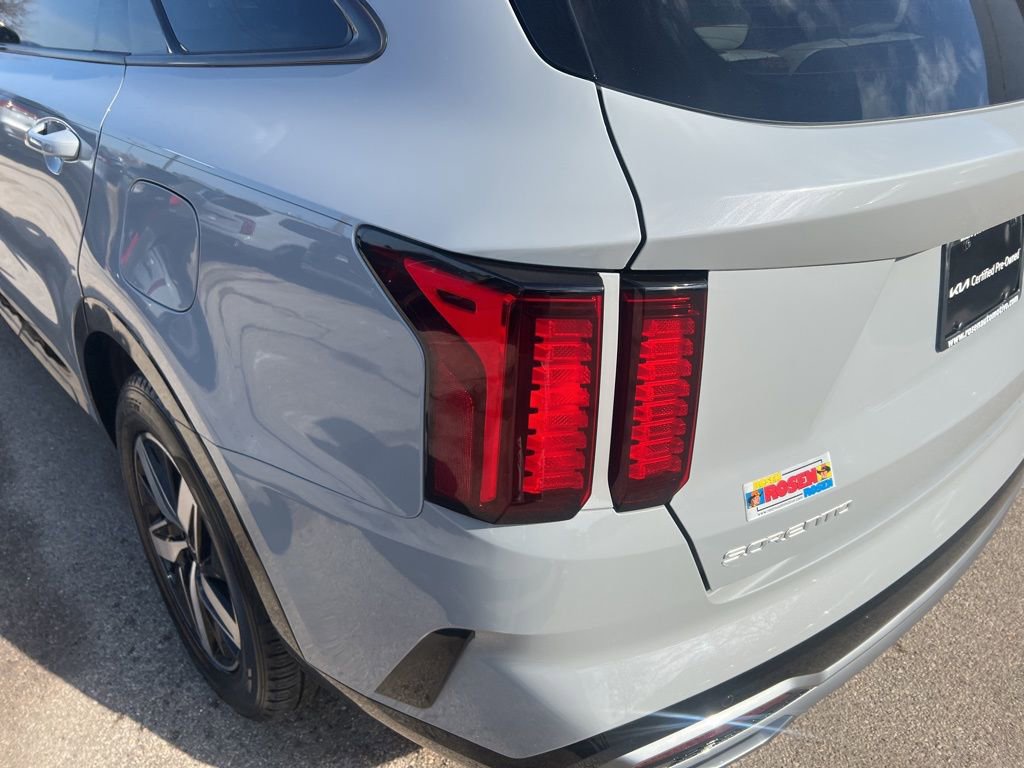 Certified 2023 Kia Sorento EX w/ Panoramic Sunroof Package image 32