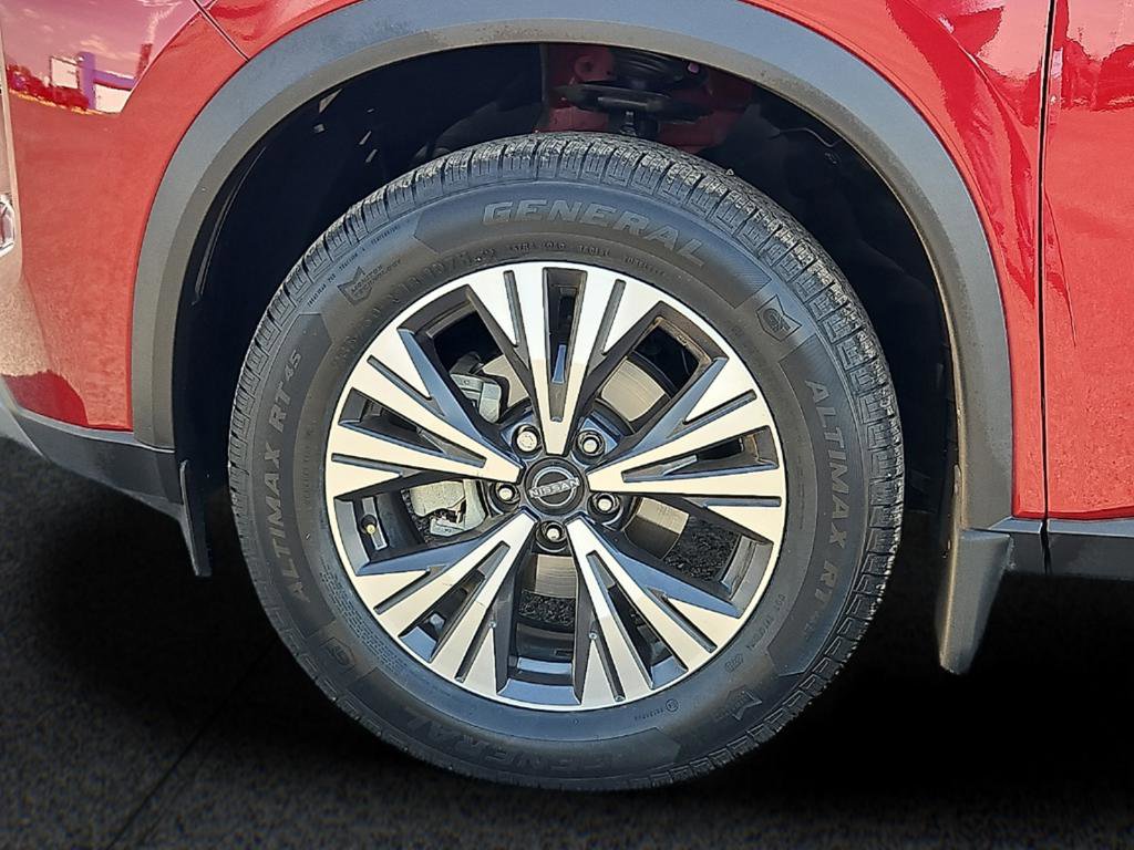 Used 2023 Nissan Rogue SV image 8