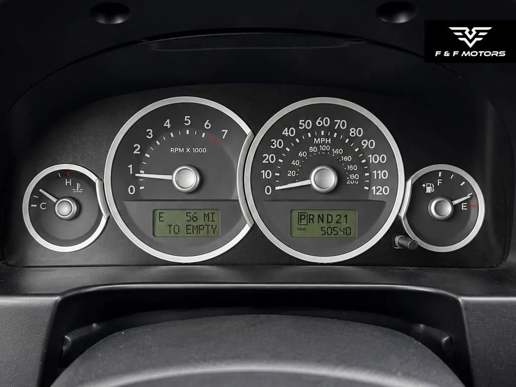 Used 2005 Mercury Mariner 4WD V6 image 2