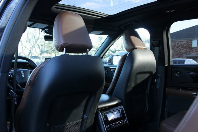 Used 2021 Lincoln Aviator Reserve w/ Elements Package Plus image 34