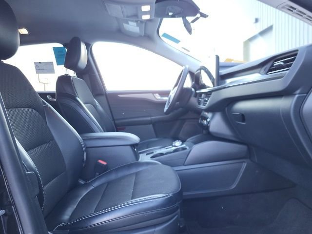 Used 2024 Ford Escape SE image 13