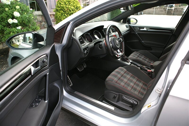 Used 2017 Volkswagen GTI Sport FWD image 8