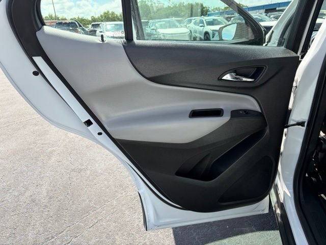 Used 2018 Chevrolet Equinox LS FWD image 13