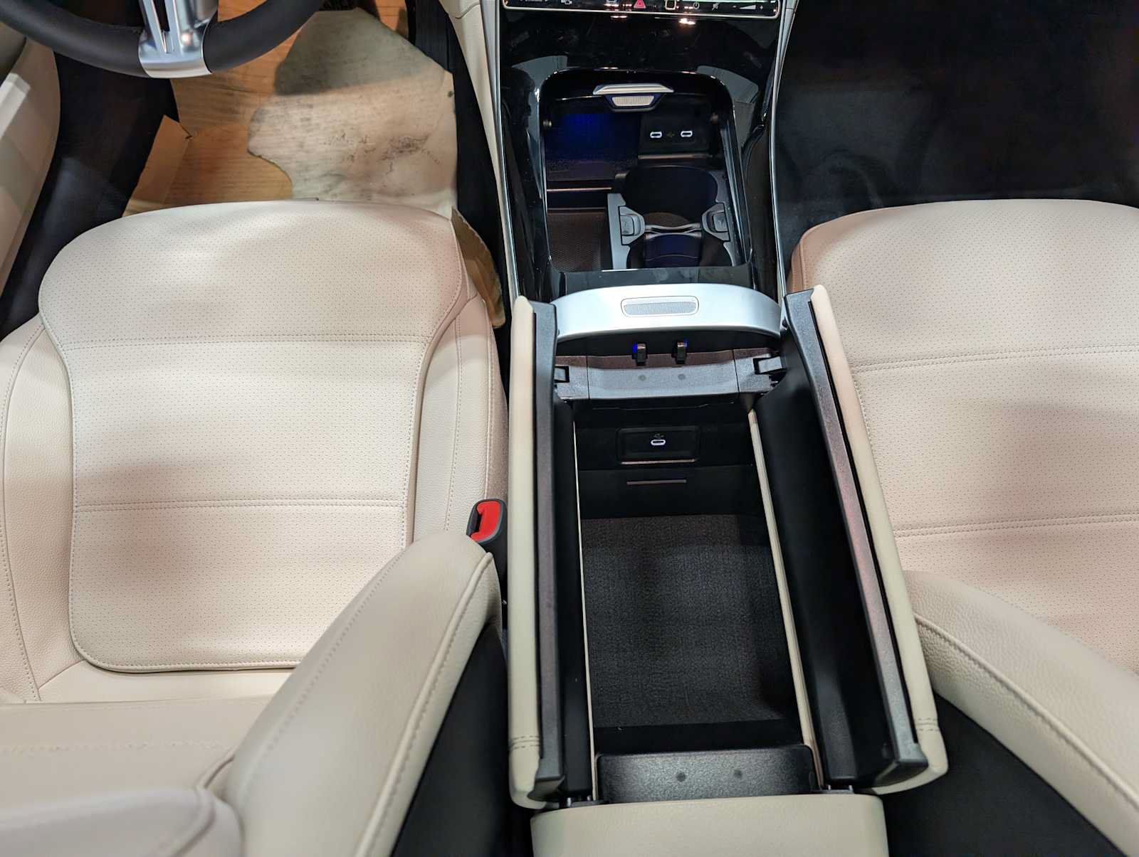 New 2026 Mercedes-Benz C 300 4MATIC Sedan image 18