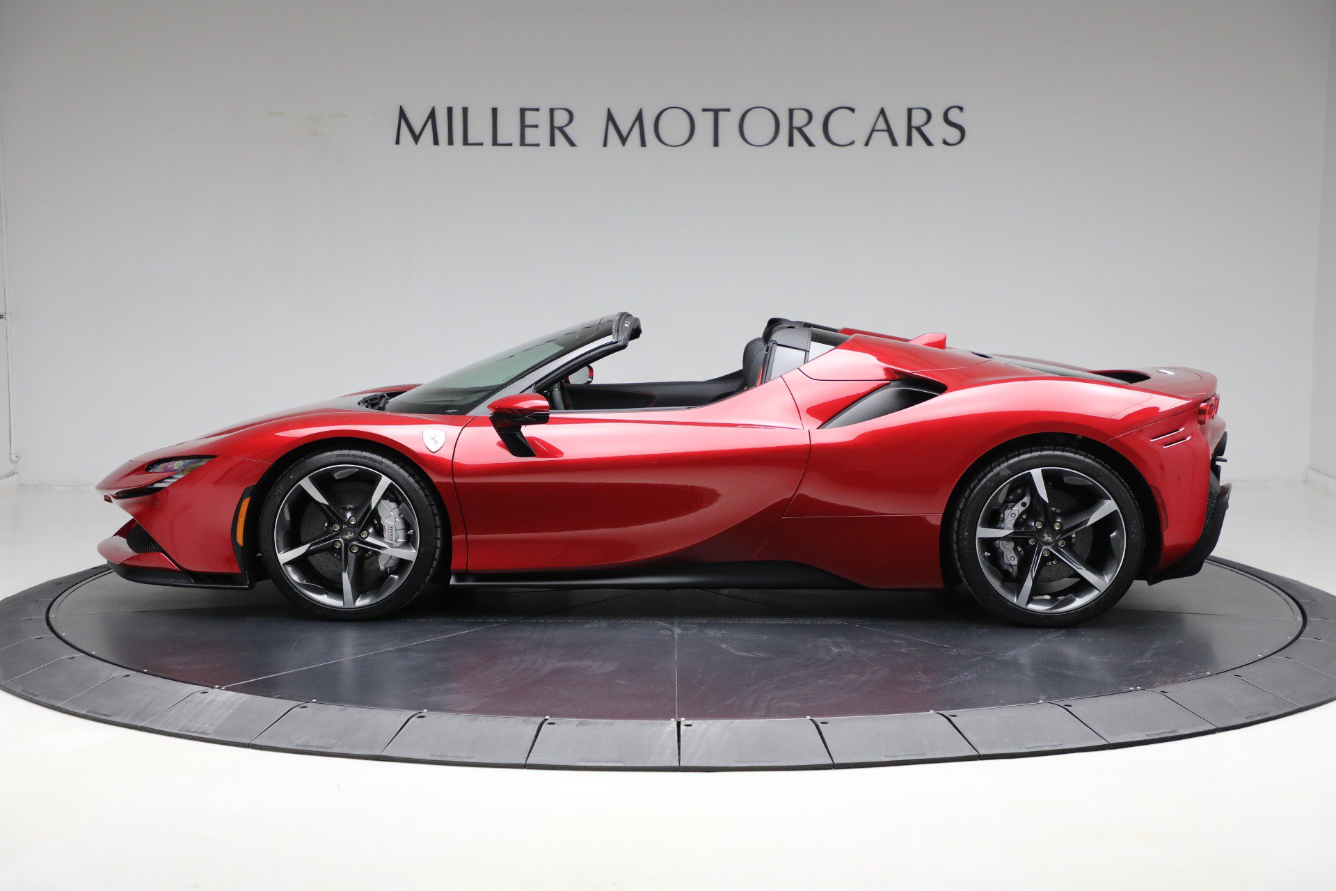 Certified 2024 Ferrari SF90 Spider AWD/4WD image 4
