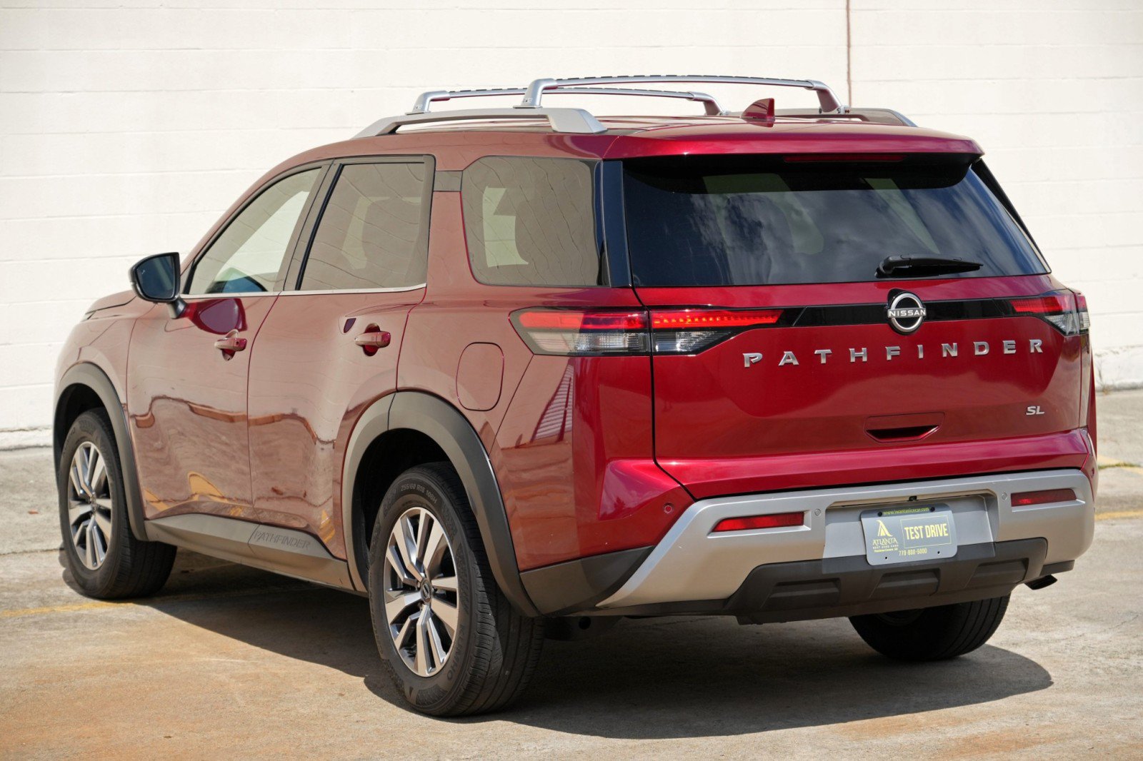 Used 2023 Nissan Pathfinder SL FWD image 48