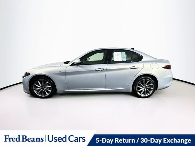 Used 2023 Alfa Romeo Giulia Ti AWD/4WD image 5