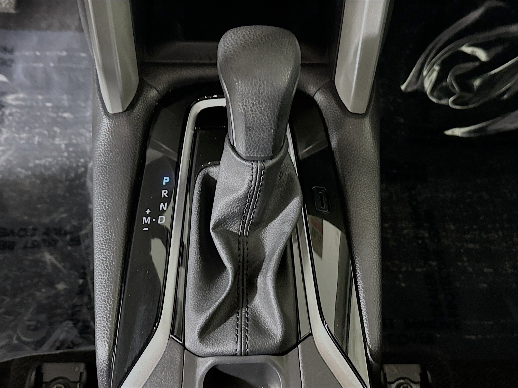 Used 2025 Toyota Corolla Cross LE image 21