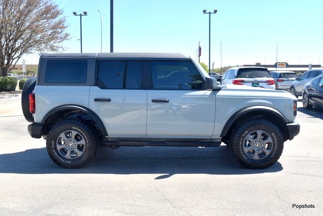 Used 2022 Ford Bronco 4-Door image 3