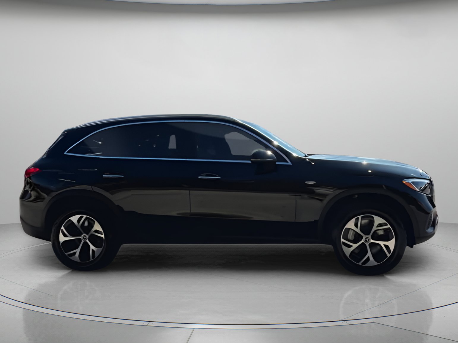 Used 2025 Mercedes-Benz GLC 350e GLC 350e image 33