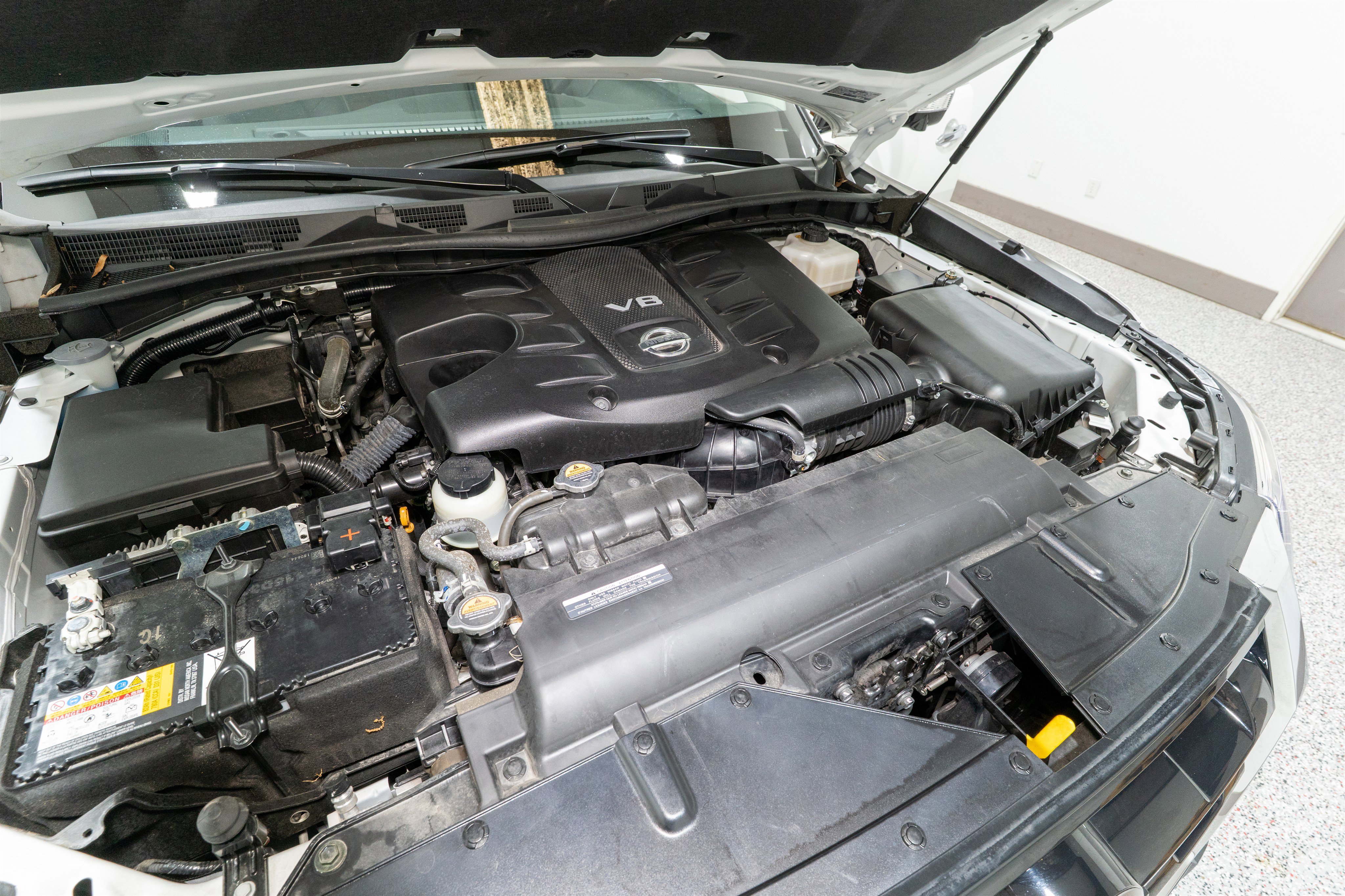 Used 2024 Nissan Armada SL w/ Captain's Chairs Package image 37