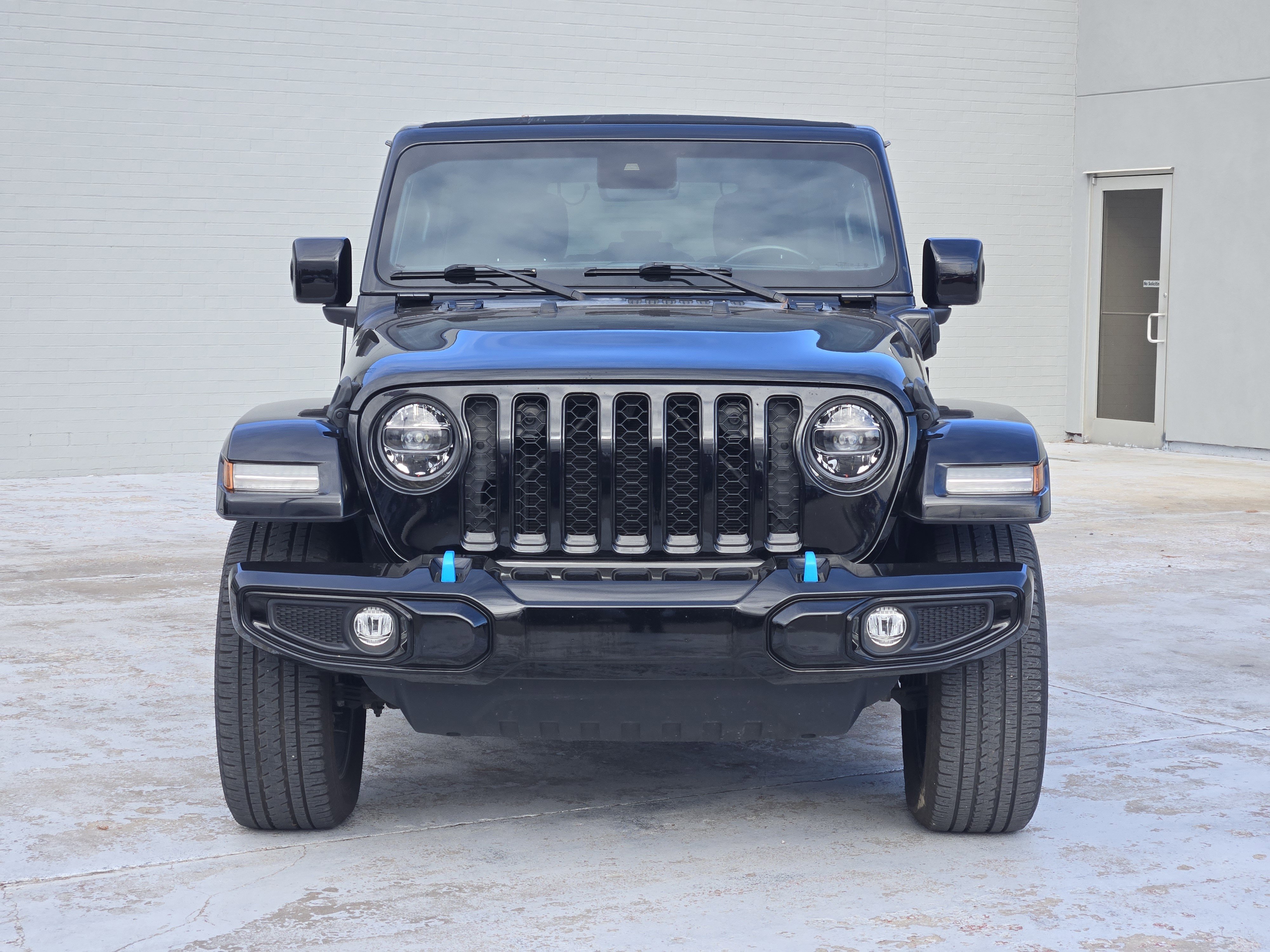 Used 2021 Jeep Wrangler Unlimited Sahara image 3