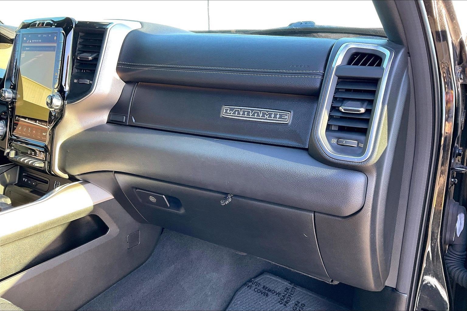 Used 2019 RAM 1500 Laramie image 15