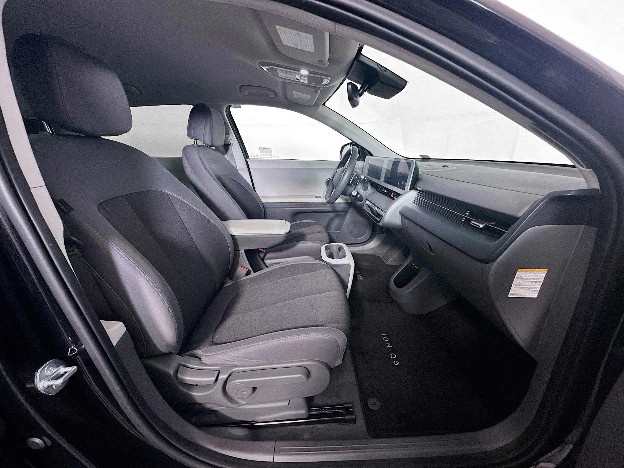 Used 2024 Hyundai Ioniq 5 SEL image 32