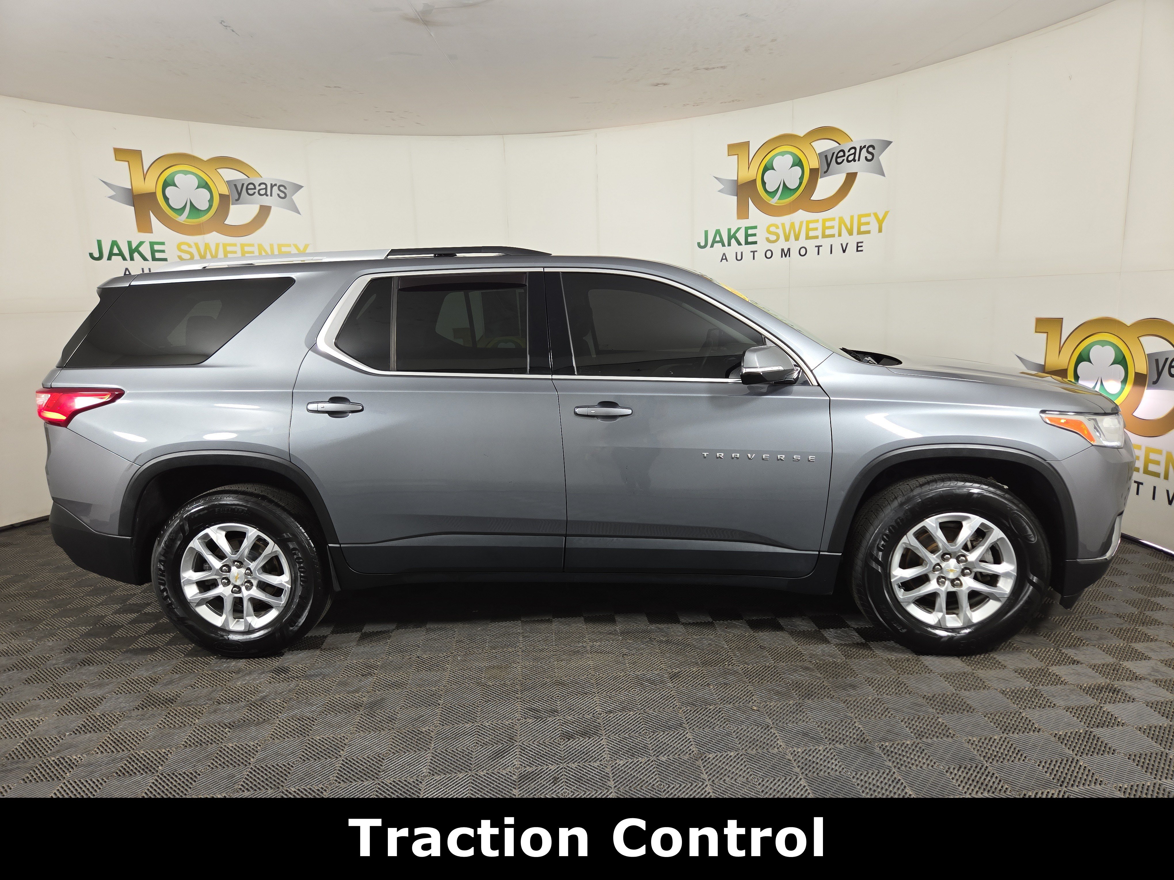 Used 2018 Chevrolet Traverse LT FWD image 11