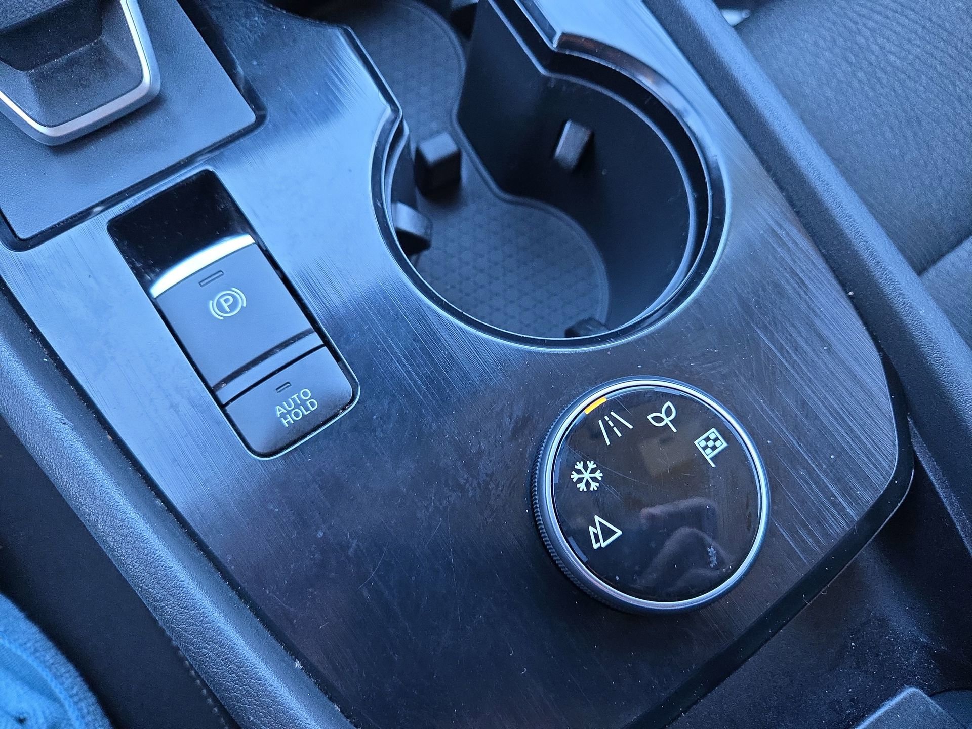 Used 2024 Nissan Rogue SV image 28