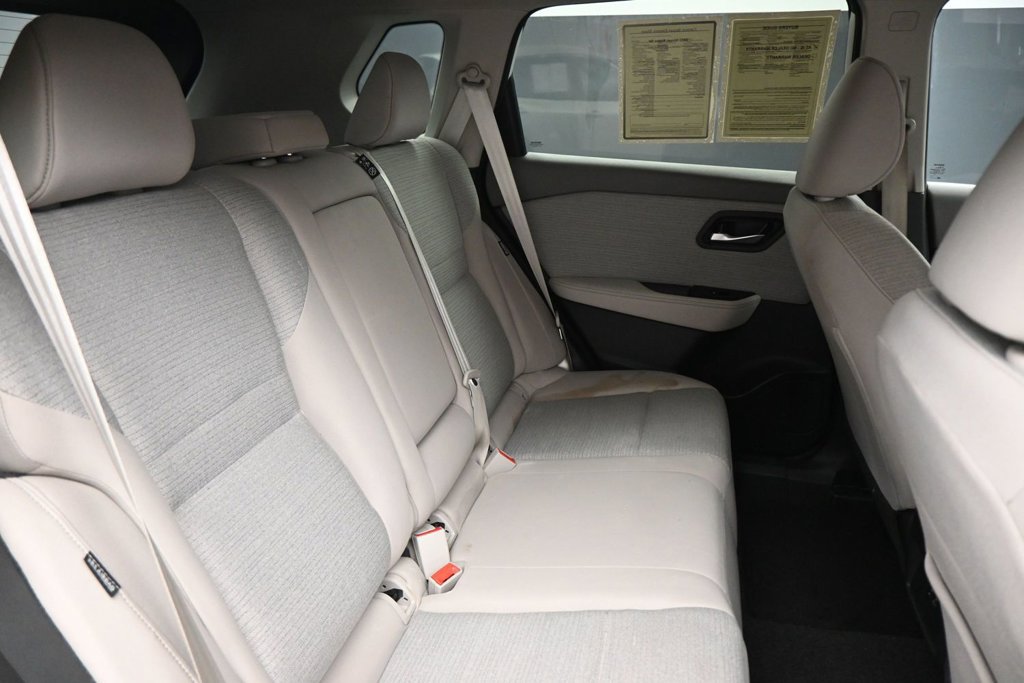 Used 2023 Nissan Rogue SV FWD image 19