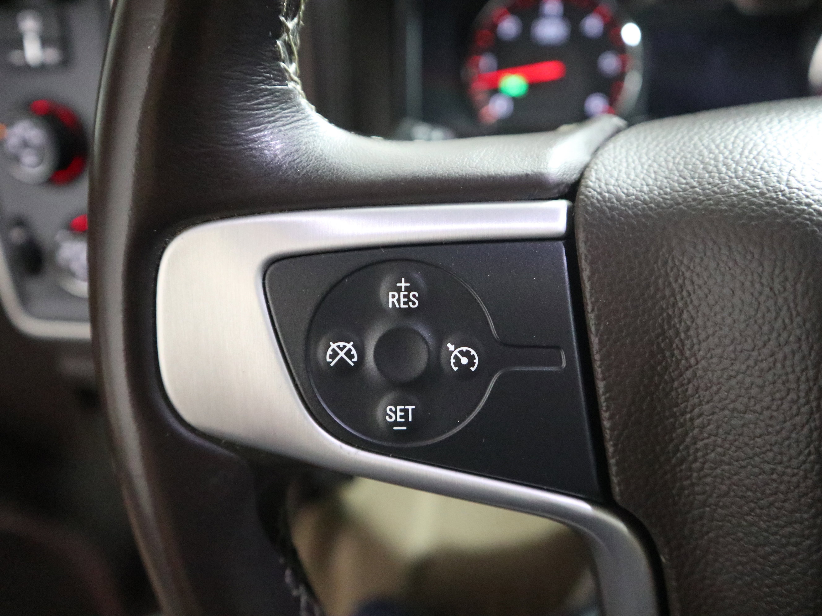 Used 2014 GMC Sierra 1500 SLT w/ Suspension Package, Off-Road image 24