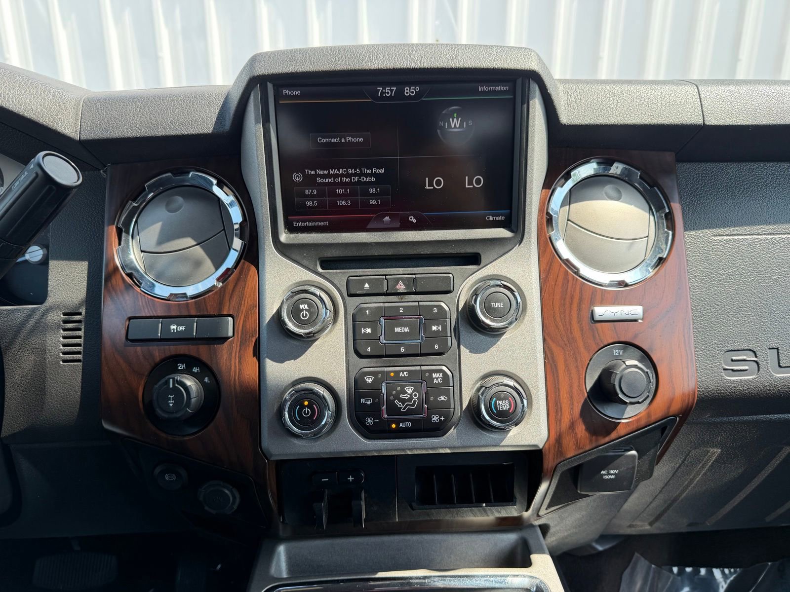 Used 2016 Ford F350 Lariat AWD/4WD image 16