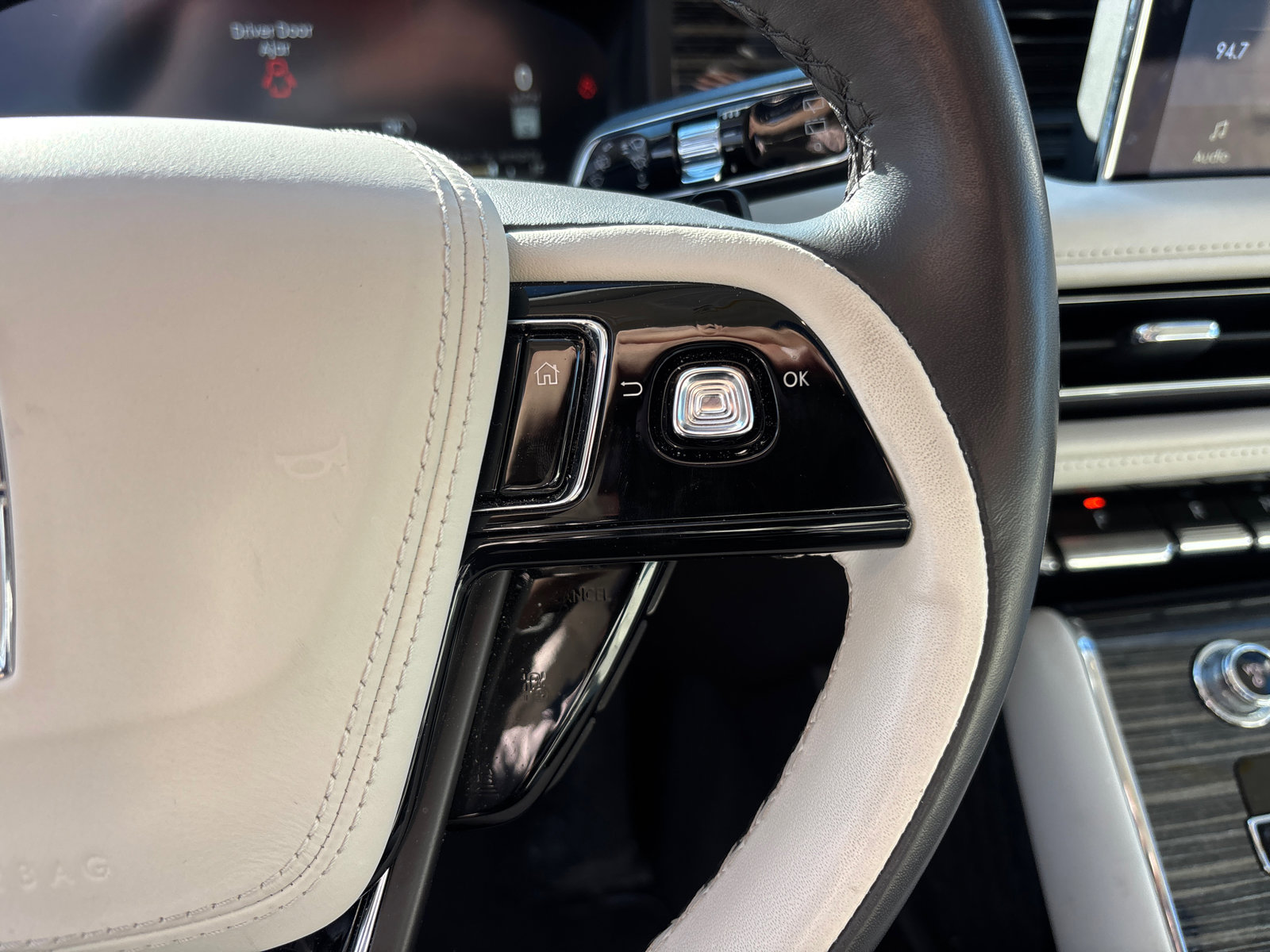 Used 2024 Lincoln Aviator Black Label w/ Jet Package image 18