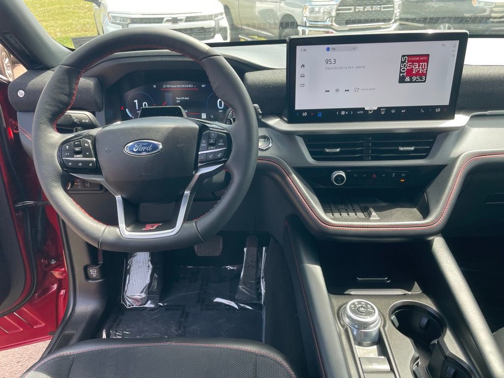 Used 2025 Ford Explorer ST AWD/4WD image 4