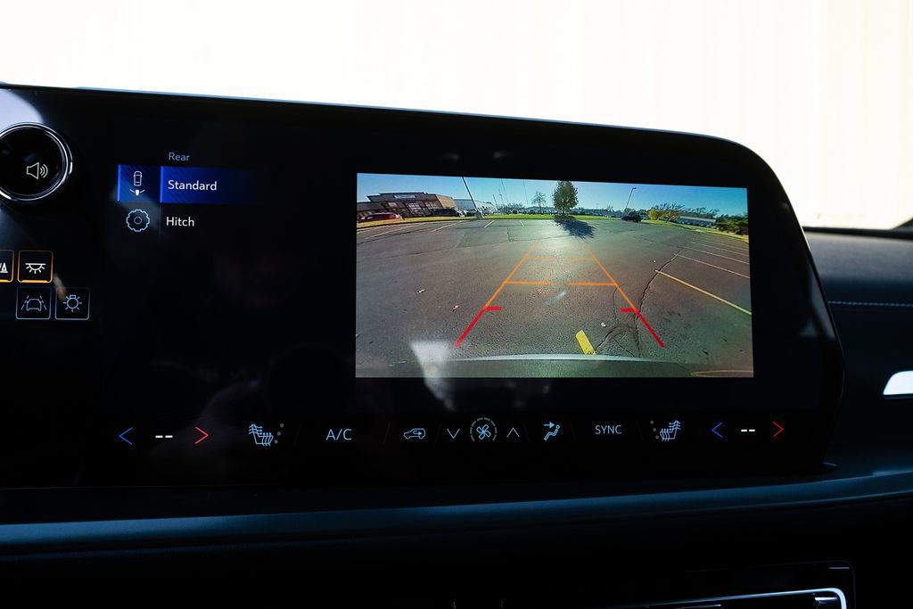 New 2026 Chevrolet Traverse LT image 30