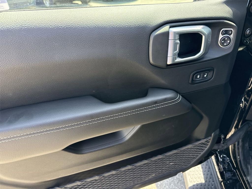 Used 2021 Jeep Wrangler Unlimited Sahara w/ Cold Weather Group image 21