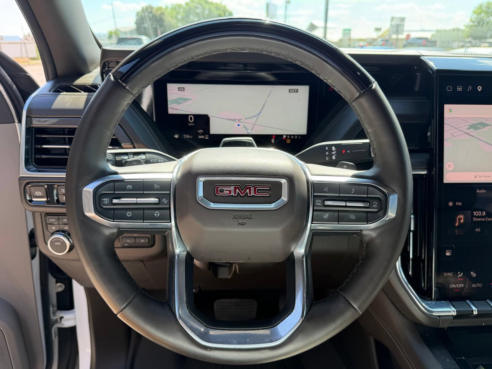 Used 2025 GMC Yukon XL Elevation AWD/4WD image 13