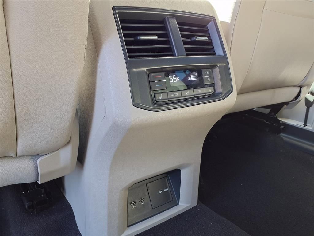 Used 2021 Volkswagen Atlas SEL Premium image 28