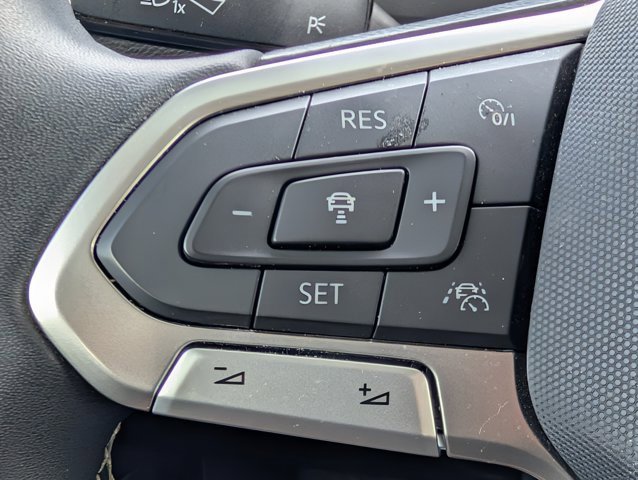 Used 2023 Volkswagen Tiguan SE image 22