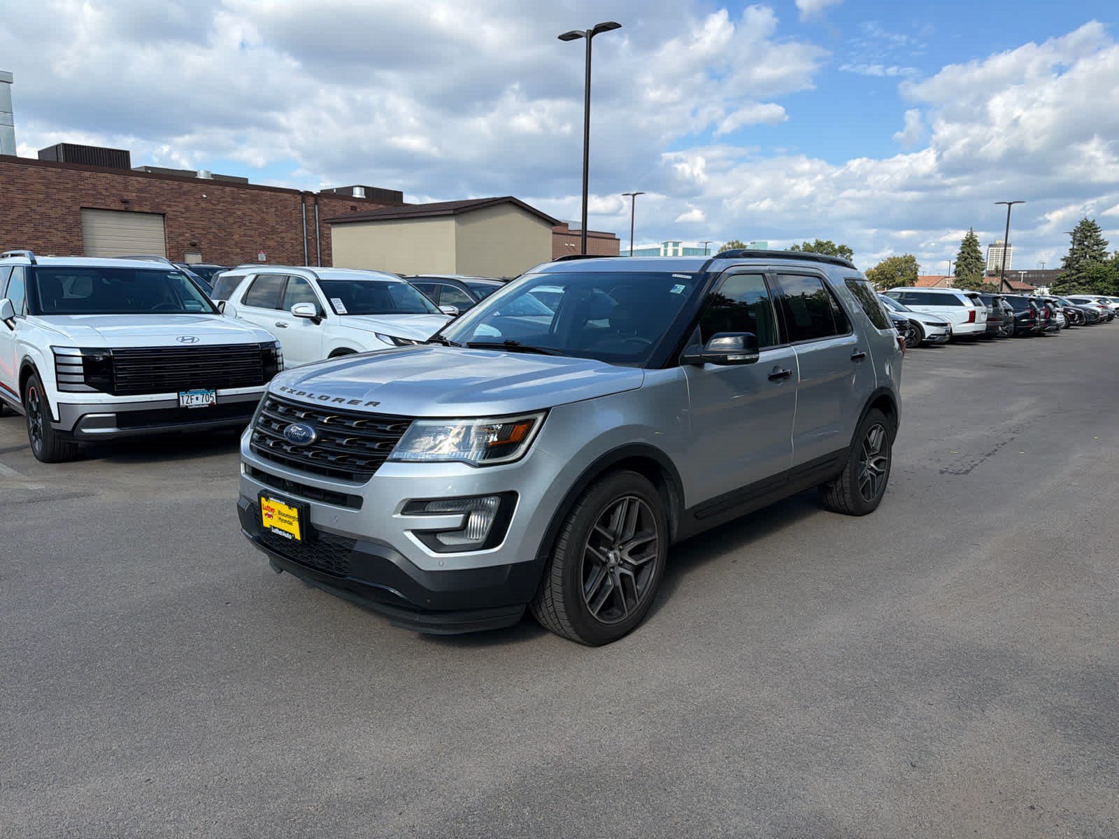 Used 2016 Ford Explorer Sport w/ Equipment Group 401A AWD/4WD image 4