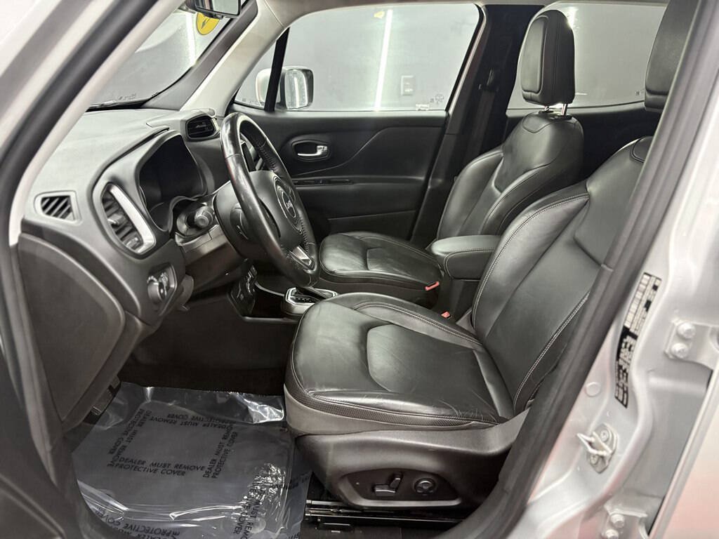 Used 2018 Jeep Renegade Limited w/ UConnect 8.4 Nav Group AWD/4WD image 9