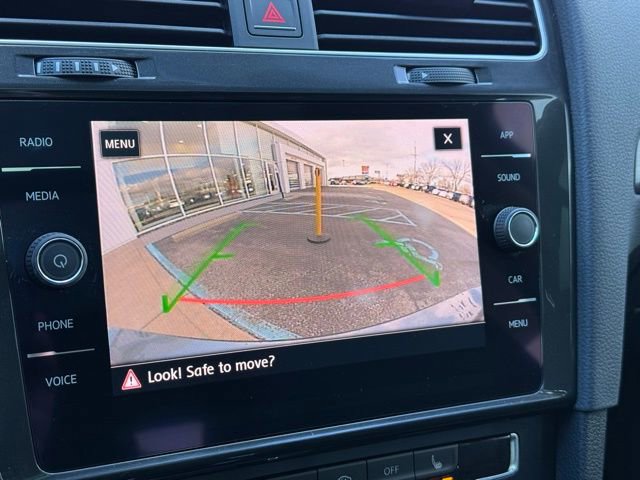 Used 2018 Volkswagen Golf S image 26