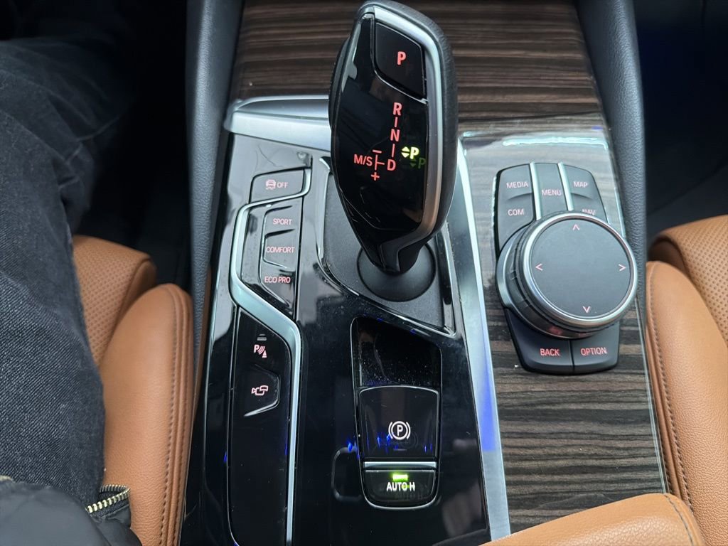 Used 2021 BMW 540i w/ Premium Package image 38