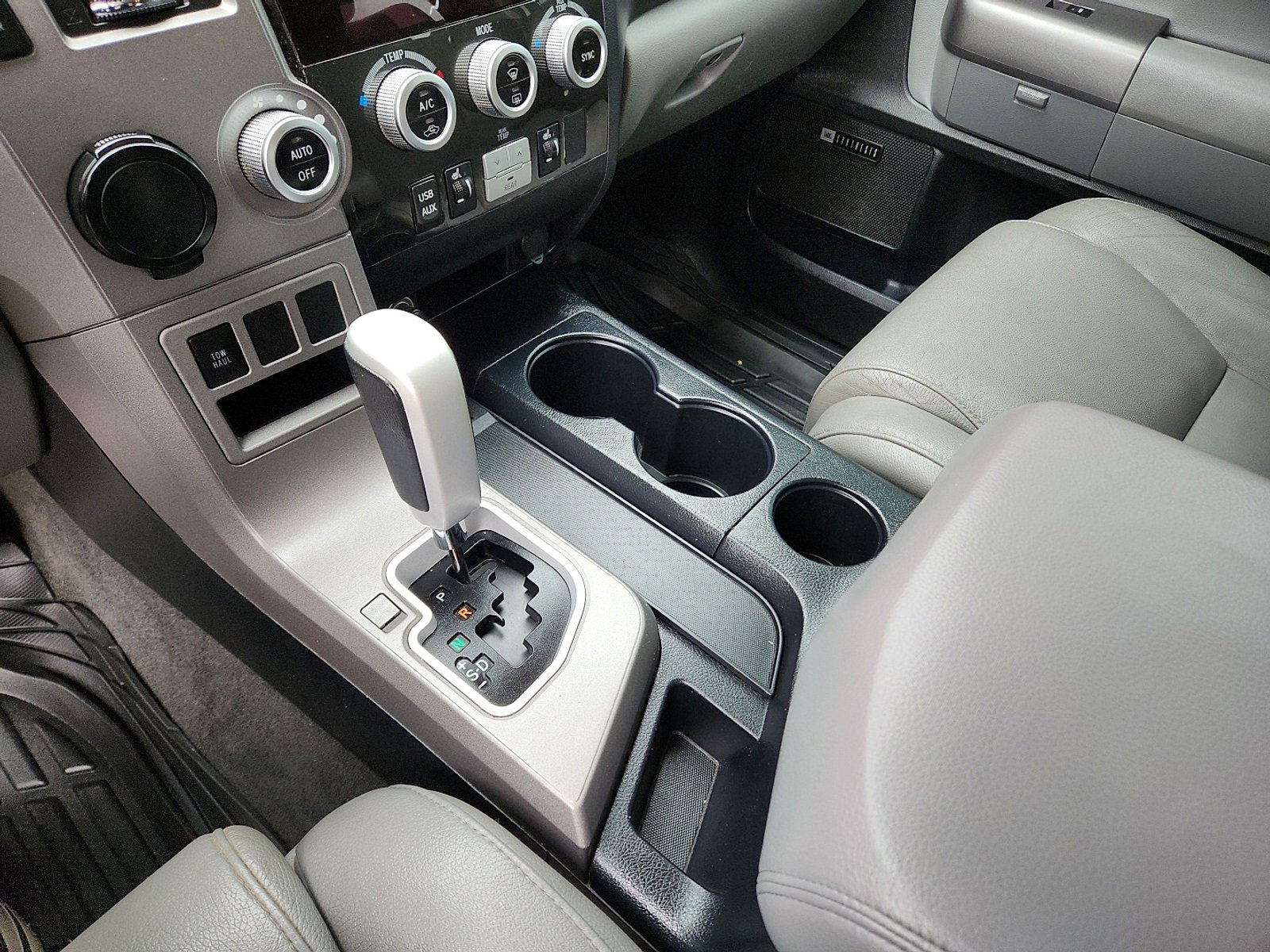 Used 2012 Toyota Sequoia Limited image 19