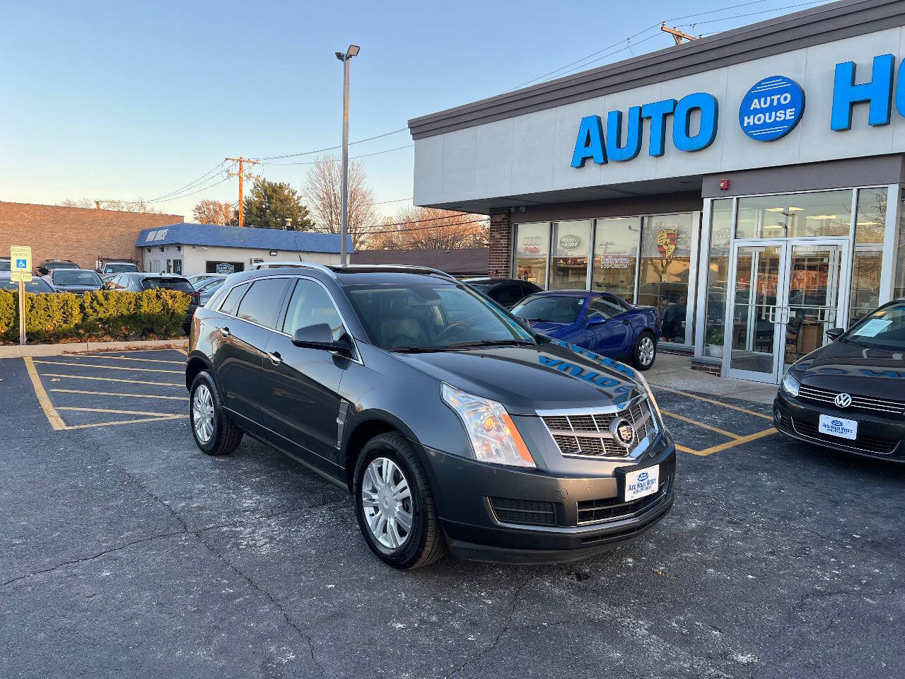 Used 2011 Cadillac SRX Luxury FWD image 3