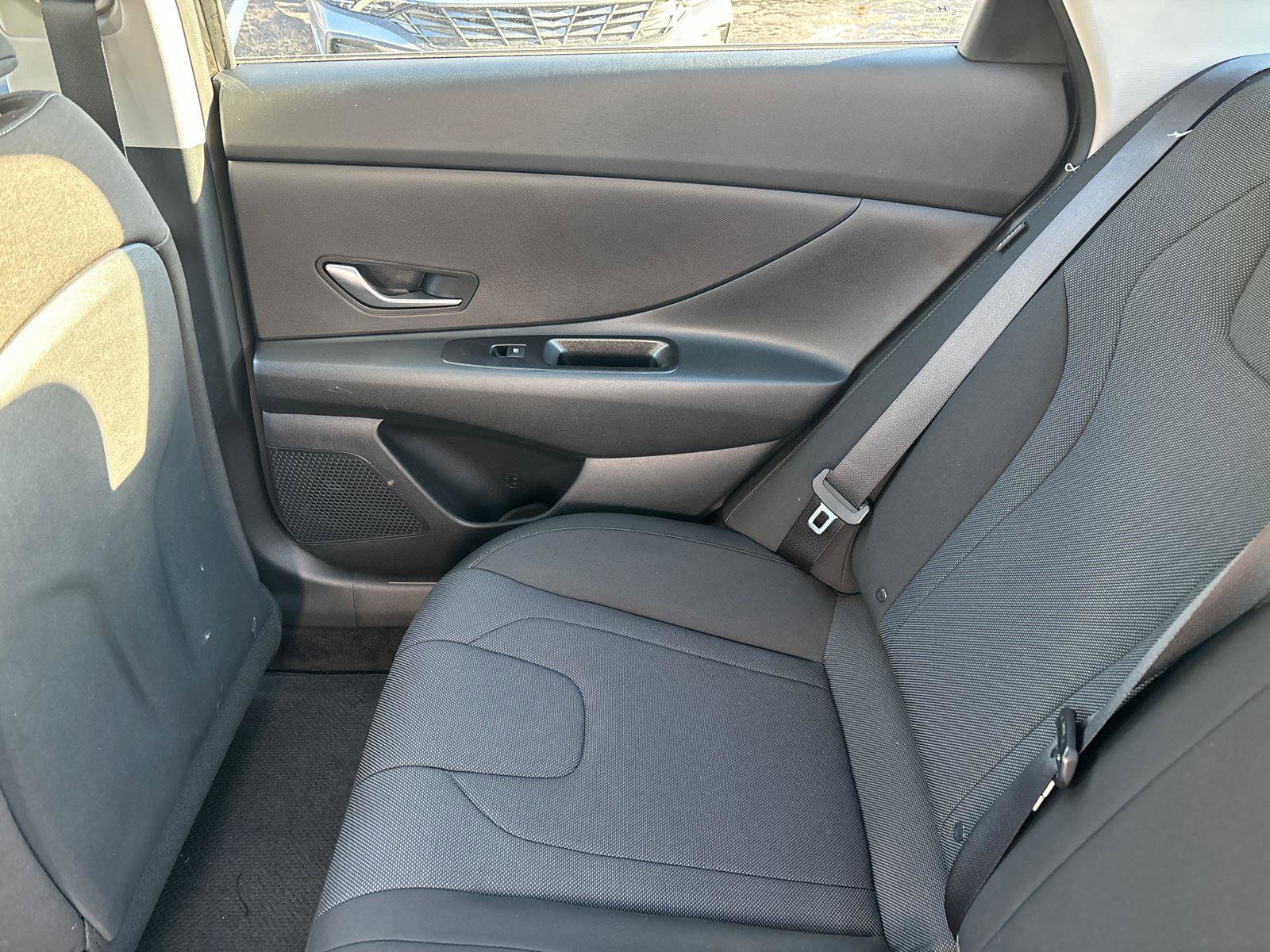 New 2025 Hyundai Elantra SE image 12