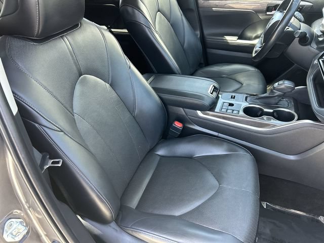 Used 2023 Toyota Highlander Limited AWD/4WD image 11