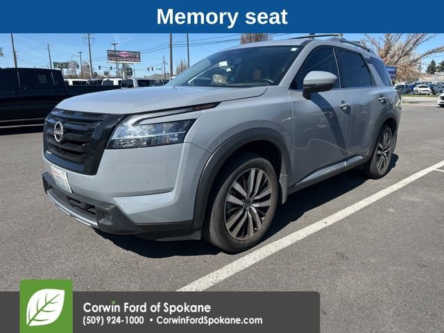 Used 2023 Nissan Pathfinder Platinum image 7