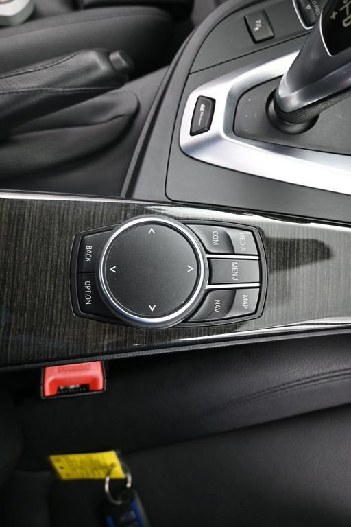 Used 2018 BMW 330e RWD image 16