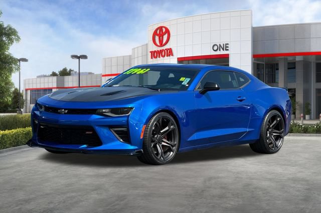 Used 2018 Chevrolet Camaro SS RWD image 9