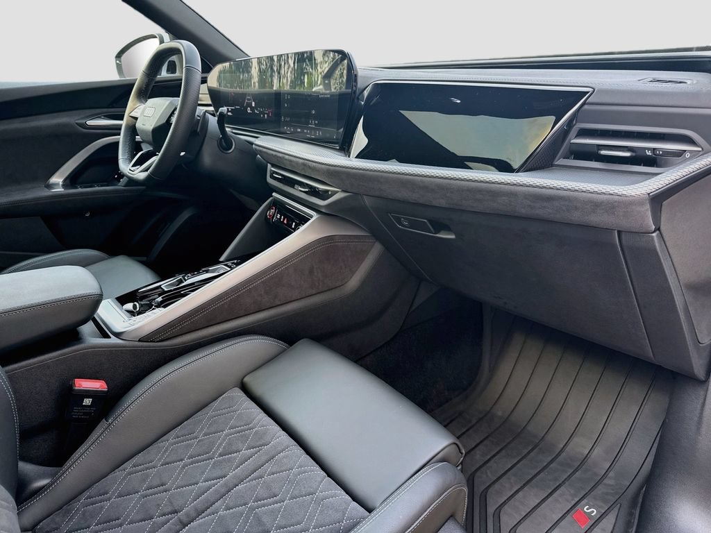 Certified 2025 Audi SQ5 Premium Plus AWD/4WD image 33