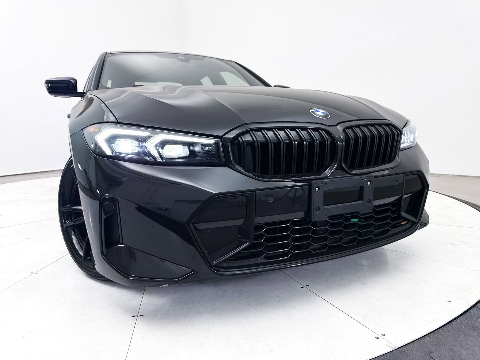 Used 2023 BMW 330i Sedan w/ M Sport Package RWD image 7