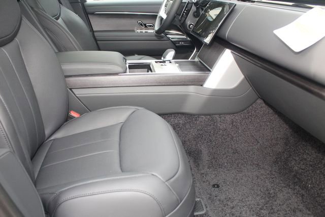New 2026 Land Rover Range Rover Long Wheelbase SE image 3